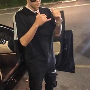 Meet your Posher, Levis